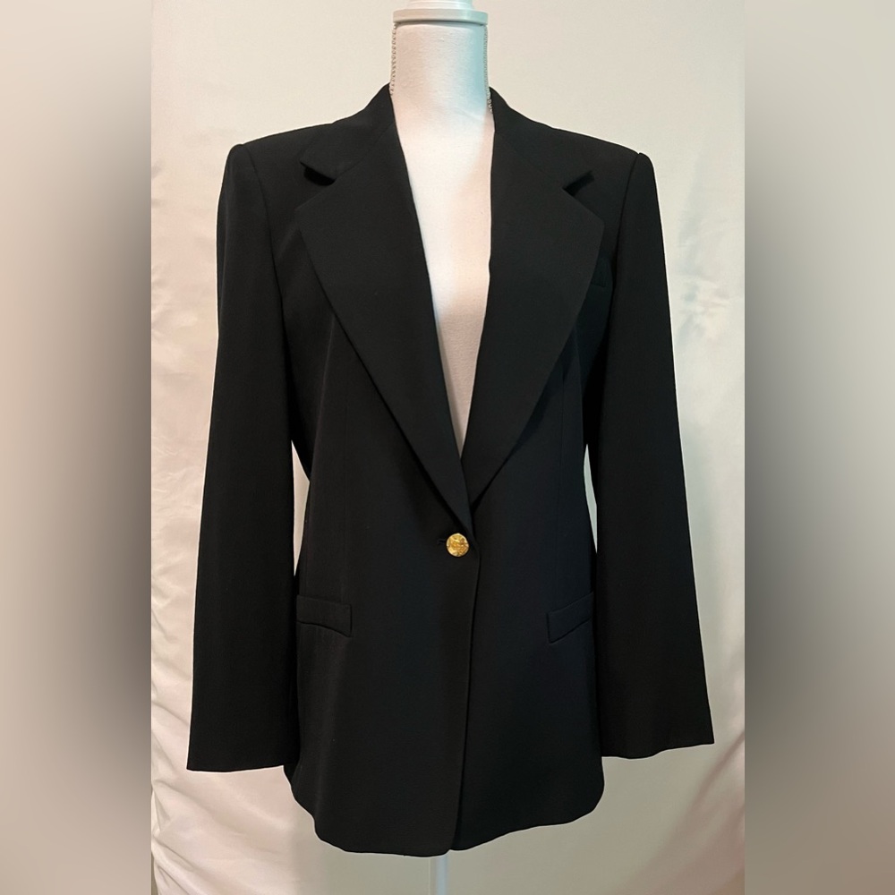 Women’s Austin Reed black blazer size 12